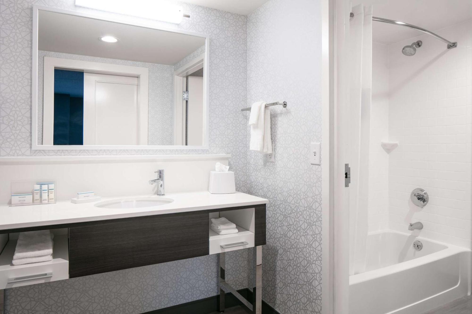 Hampton Inn Dubuque Eksteriør bilde