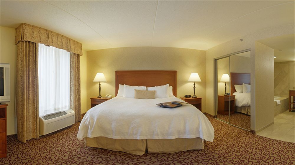 Hampton Inn Dubuque Eksteriør bilde