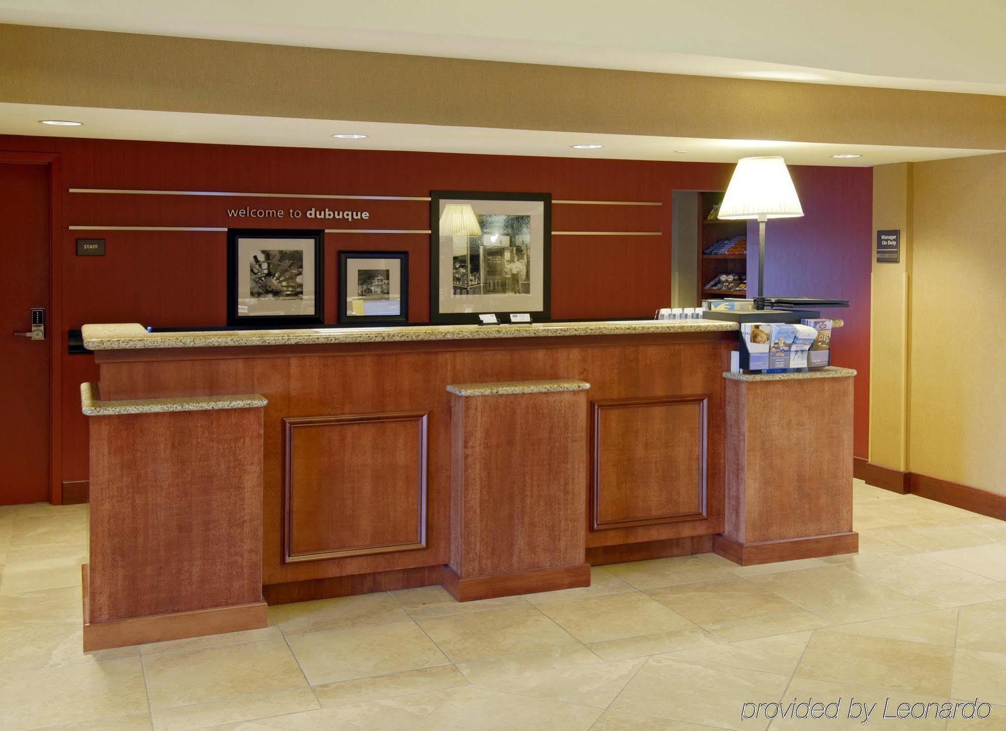 Hampton Inn Dubuque Eksteriør bilde