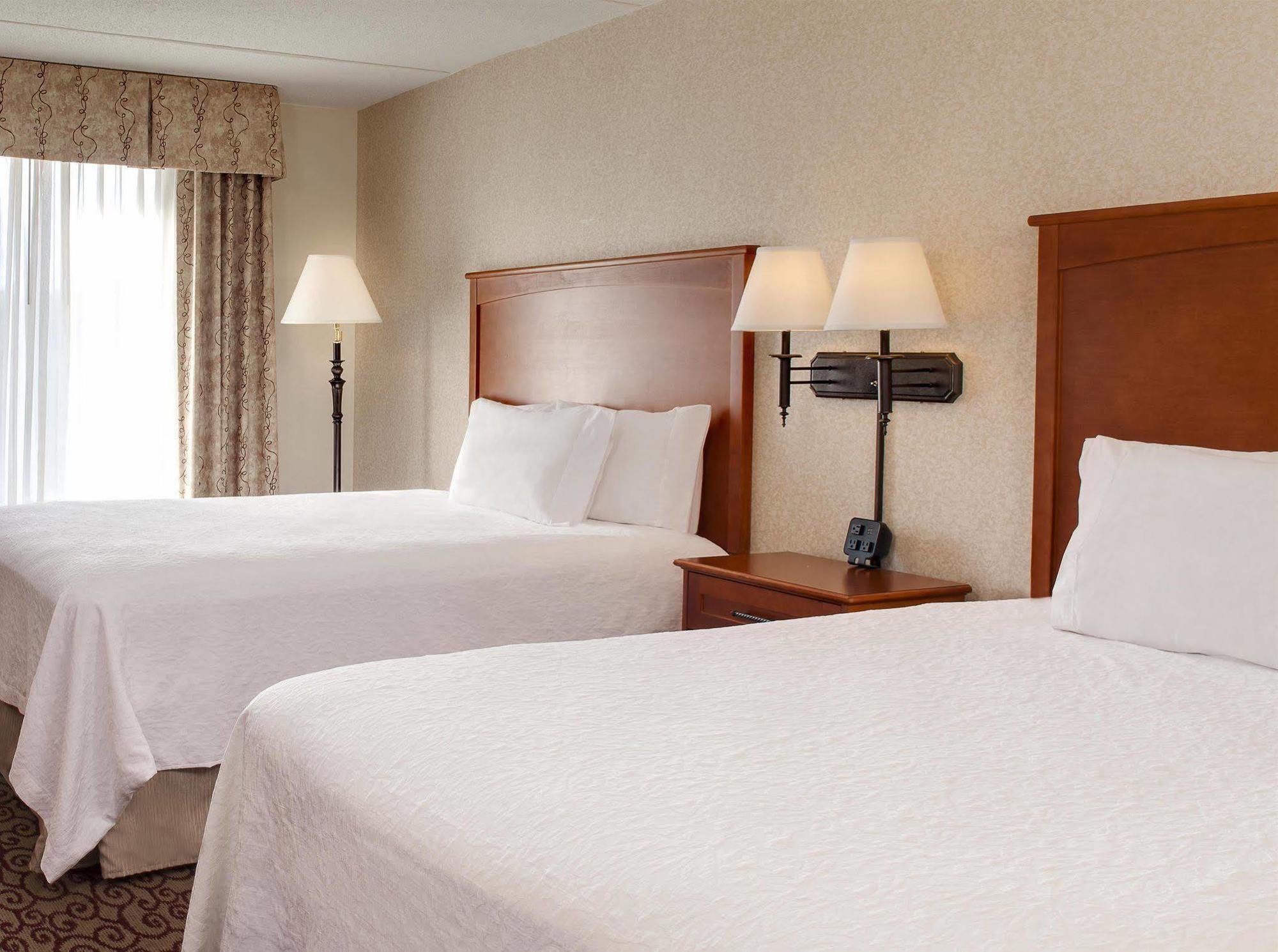 Hampton Inn Dubuque Eksteriør bilde